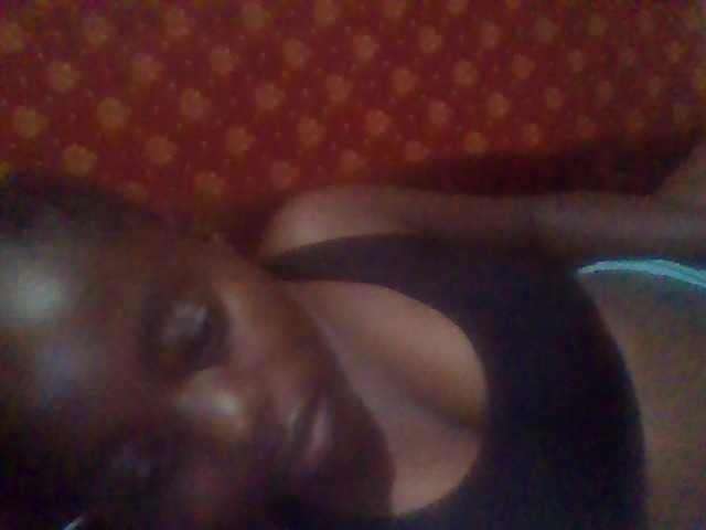 PrettyG live cam on BongaCams