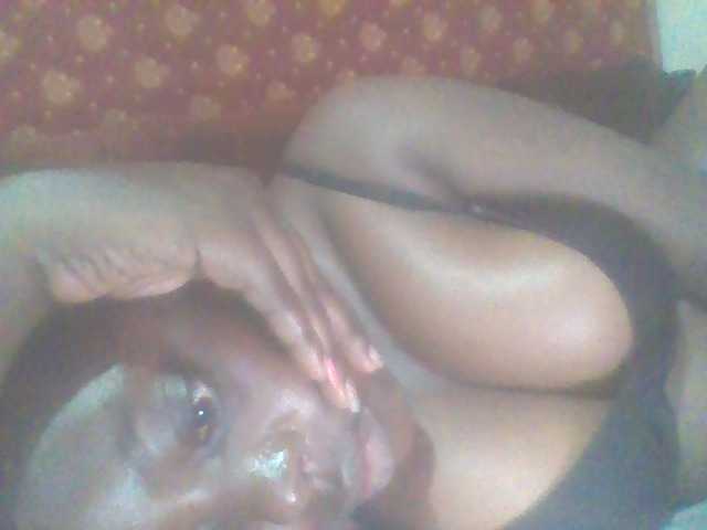 PrettyG live cam on BongaCams
