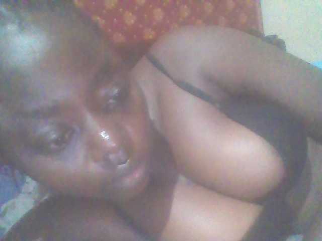 PrettyG live cam on BongaCams