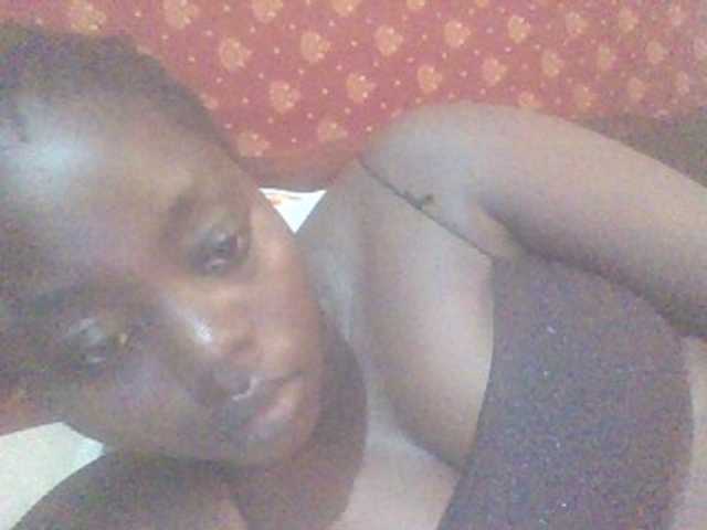 PrettyG live cam on BongaCams