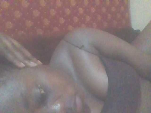 PrettyG Live Cam on BongaCams