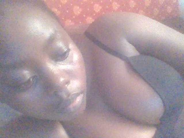 PrettyG live cam on BongaCams