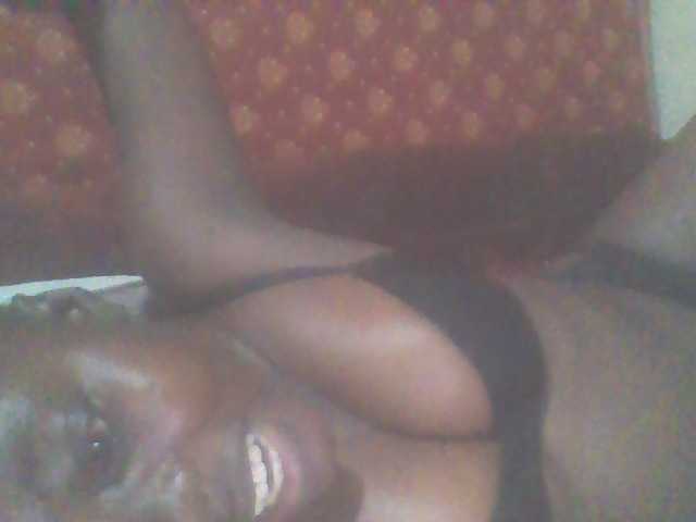 PrettyG live cam on BongaCams