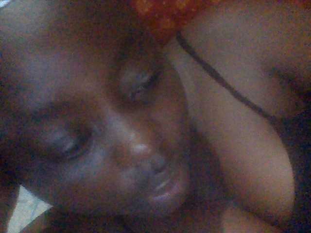 PrettyG live cam on BongaCams
