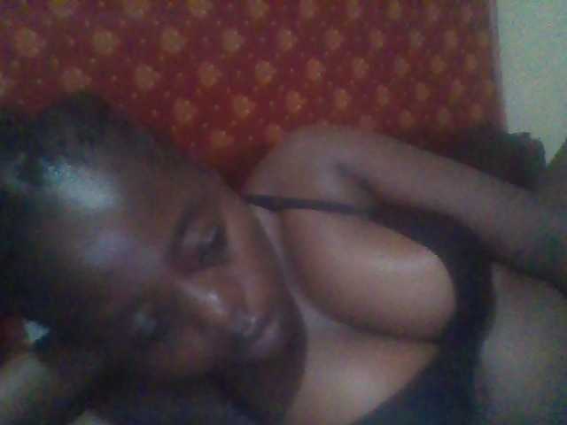 PrettyG live cam on BongaCams