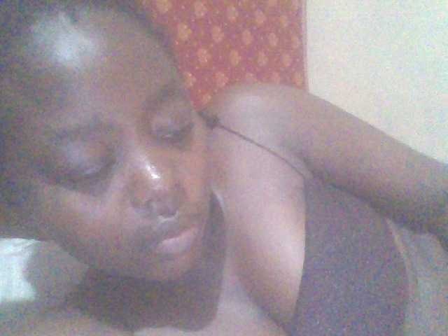 PrettyG Live Cam on BongaCams