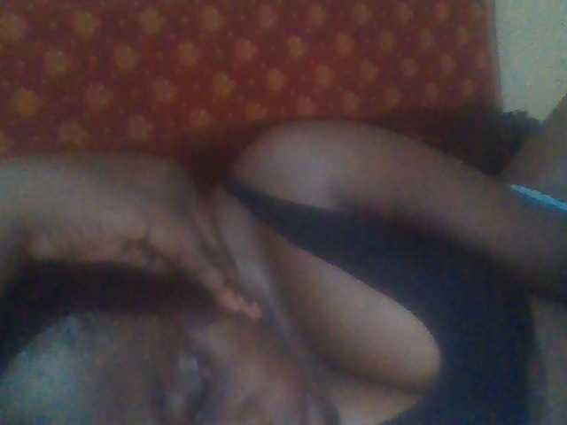 PrettyG live cam preview