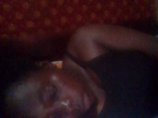PrettyG live cam preview