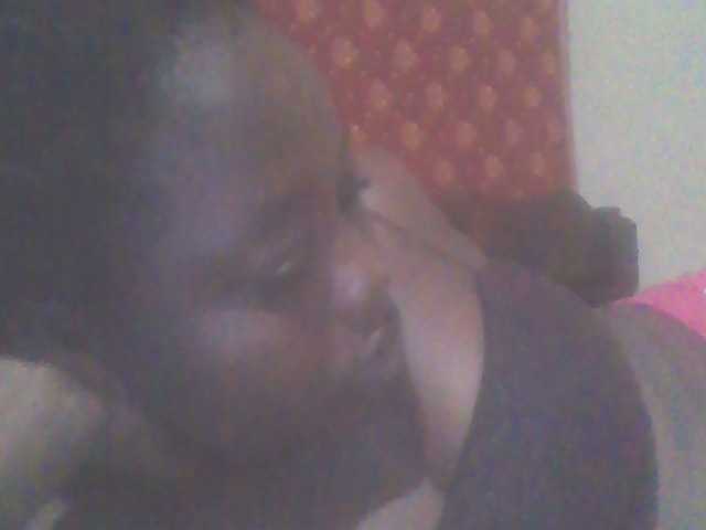 PrettyG's BongaCams show and profile