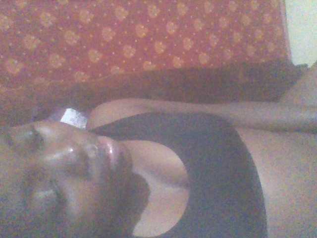 PrettyG live webcam show