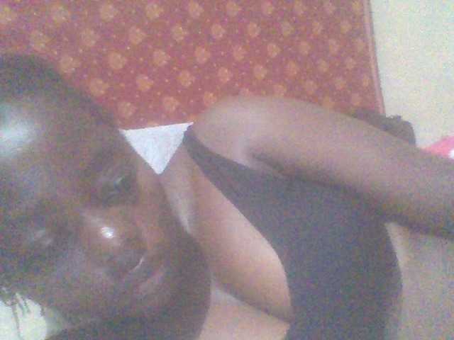 PrettyG live cam on BongaCams
