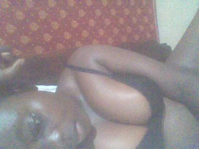 PrettyG live cam on BongaCams
