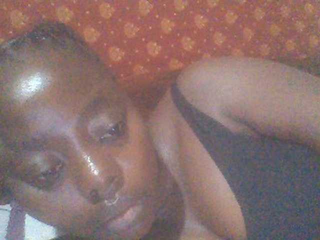 PrettyG live webcam show