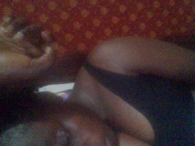 PrettyG live cam on BongaCams