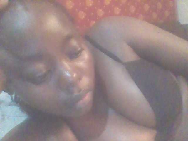 PrettyG live cam on BongaCams