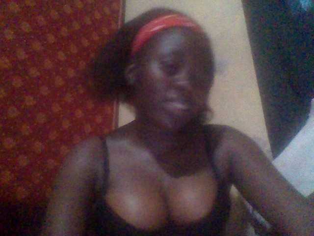 PrettyG live cam preview