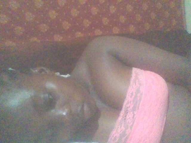 PrettyG live cam on BongaCams