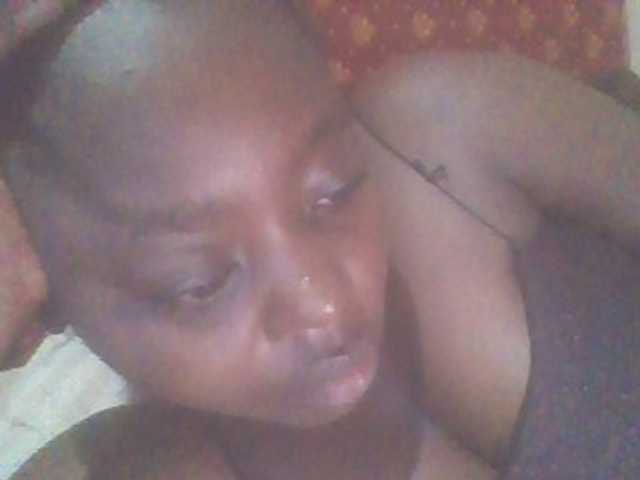 PrettyG live cam on BongaCams