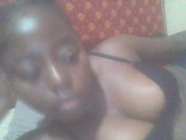 PrettyG live cam on BongaCams