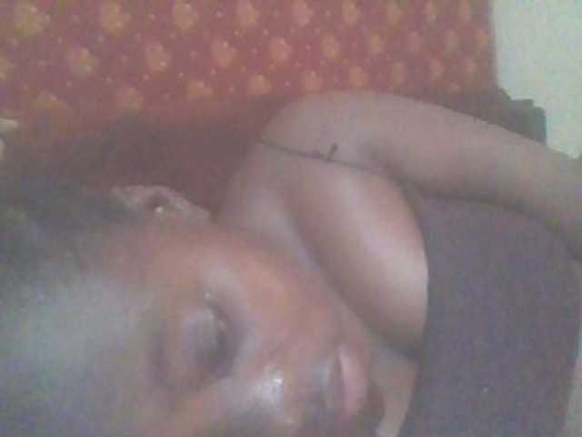 PrettyG live cam on BongaCams