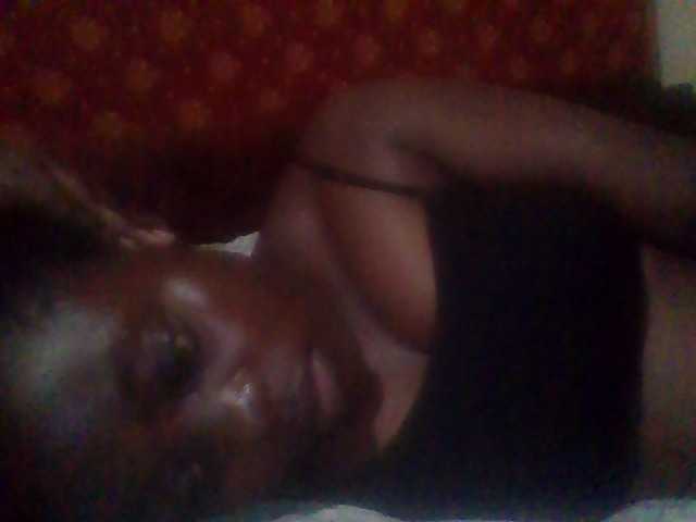 PrettyG live cam on BongaCams