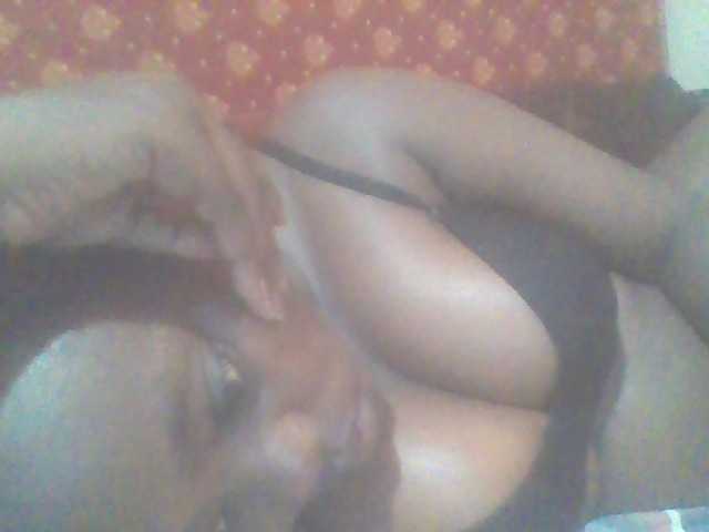 PrettyG live cam on BongaCams