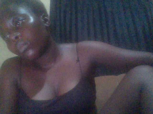 PrettyG live cam on BongaCams