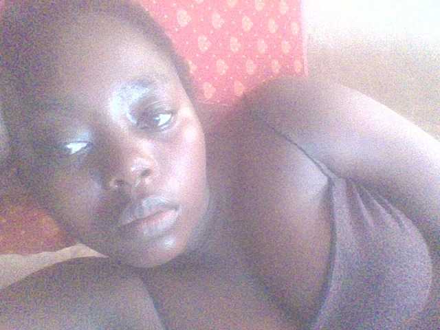 PrettyG Live Cam on BongaCams