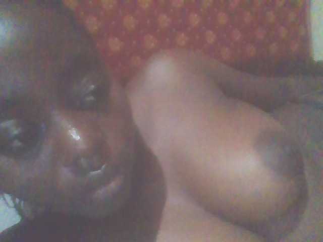 PrettyG live cam on BongaCams