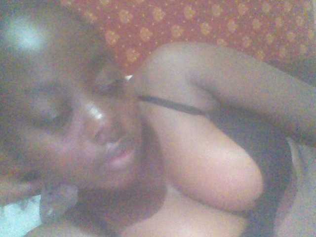 PrettyG live cam on BongaCams