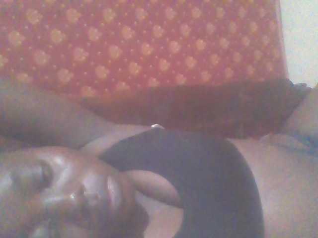 PrettyG live cam on BongaCams