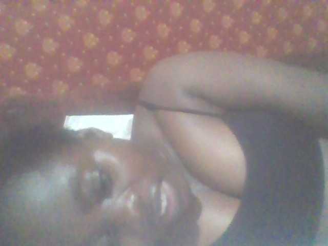 PrettyG live cam on BongaCams