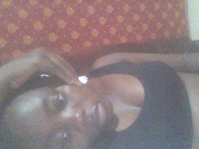 PrettyG live cam on BongaCams