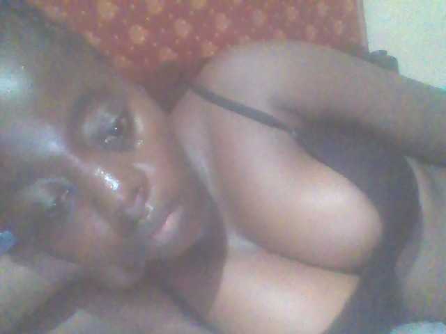 PrettyG live cam on BongaCams