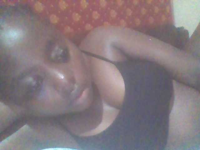 PrettyG live cam on BongaCams