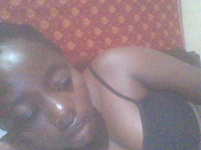 PrettyG live webcam show
