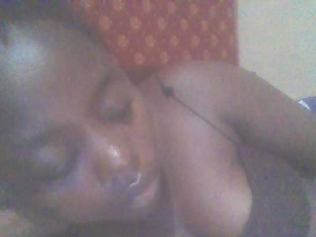 PrettyG's BongaCams show and profile