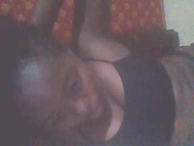 PrettyG live webcam show