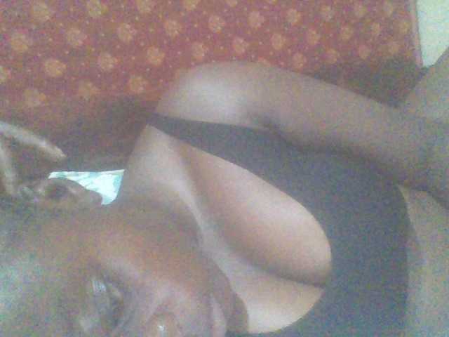 PrettyG live cam on BongaCams