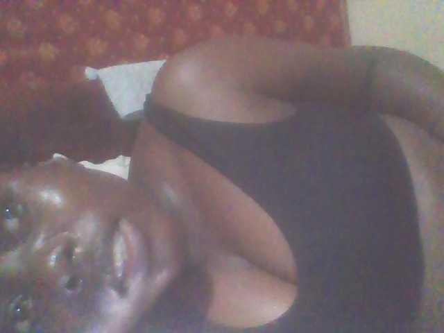 PrettyG live cam on BongaCams