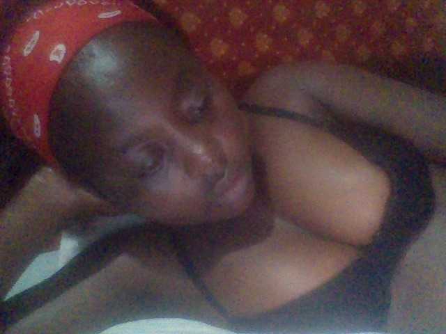 PrettyG live cam preview