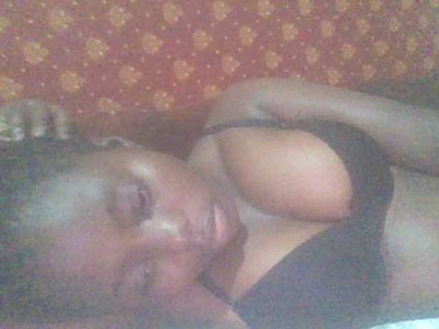PrettyG live cam on BongaCams