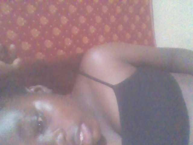 PrettyG live webcam show