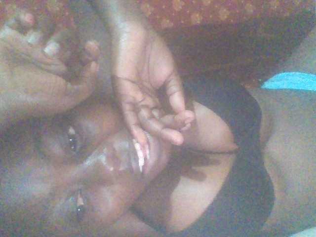 PrettyG live cam on BongaCams