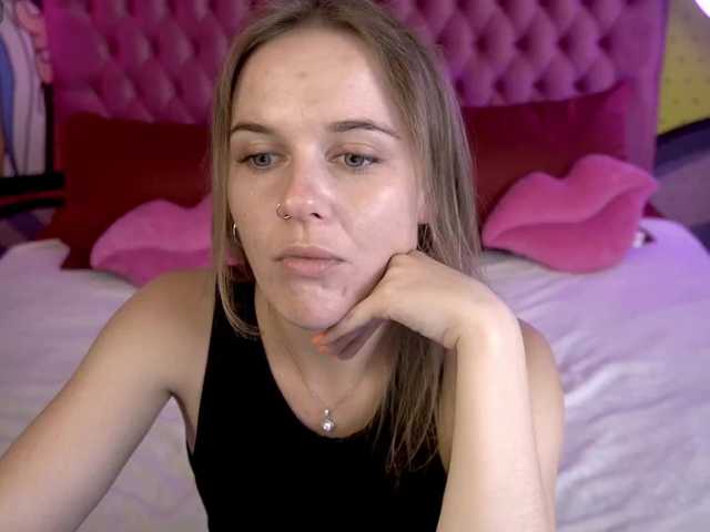 MaribelRiver live cam on BongaCams