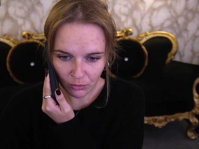 MaribelRiver live cam on BongaCams
