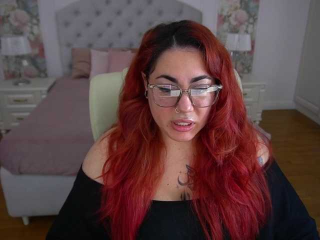 AmazonkaStarrr live webcam show
