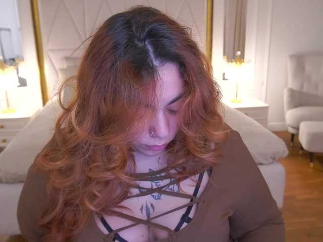 AmazonkaStarrr's BongaCams show and profile