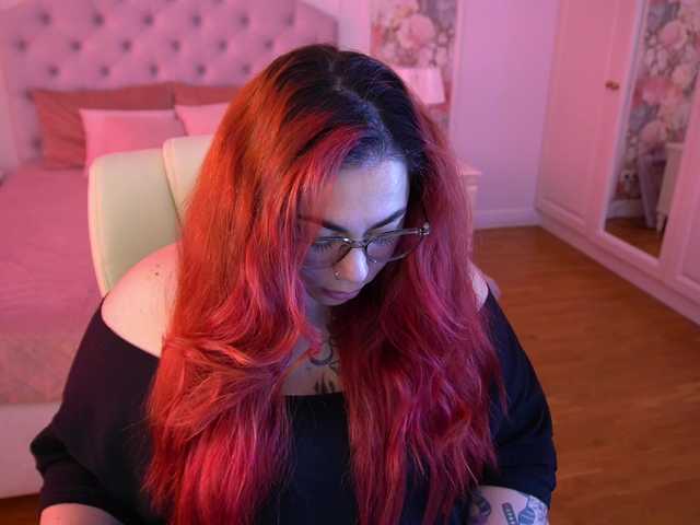 AmazonkaStarrr live webcam show