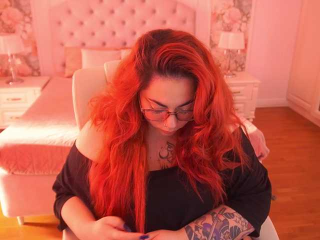 AmazonkaStarrr live cam on BongaCams
